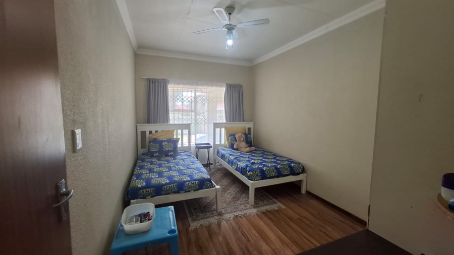 3 Bedroom Property for Sale in Safari Gardens North West
